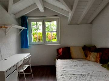 Roomlala | Chambre dans villa avec jardin, proximité bus E