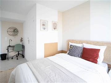 Roomlala | Chambre De 14 M² à Louer à Villeurbanne - LYO30