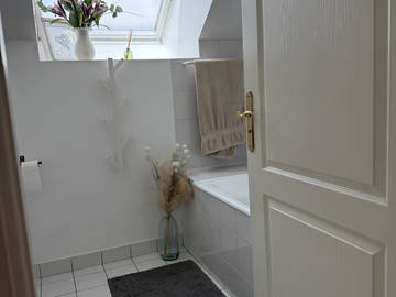 Chambre chez l'habitant à louer à Chambourcy - photo 8 : salle de bain-8
