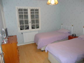 Bedroom with two single beds