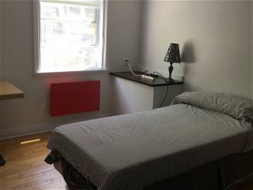 Roomlala | Chambre directement en face de l’Université de Montréal