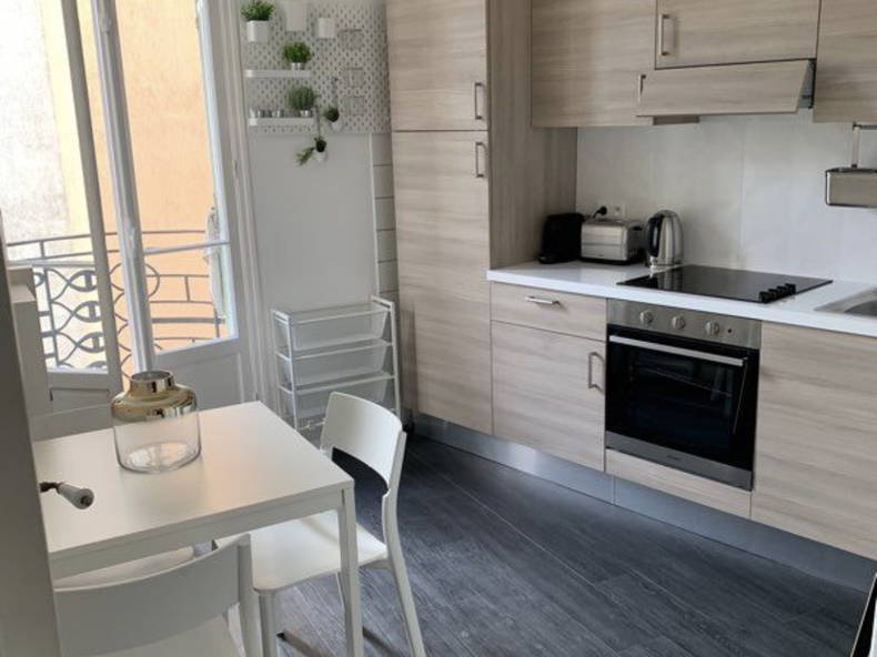 Kolokation Nice 246398-5