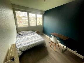 Habitación disponible en alojamiento compartido amueblado - Place de Serbia