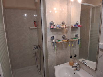 Chambre chez l'habitant à louer à Gonesse - photo 8 : salle de bain-8