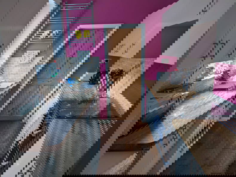 Colocation Coventry 468768-4