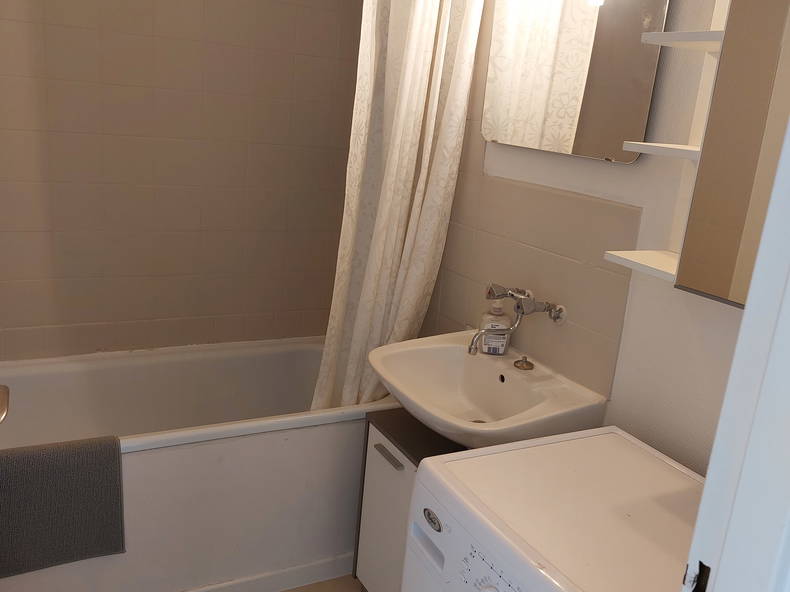 Kolokation Ferney-Voltaire 643848-5