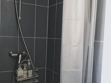 Chambre chez l'habitant à louer à Paris - photo 3 : salle de bain-3
