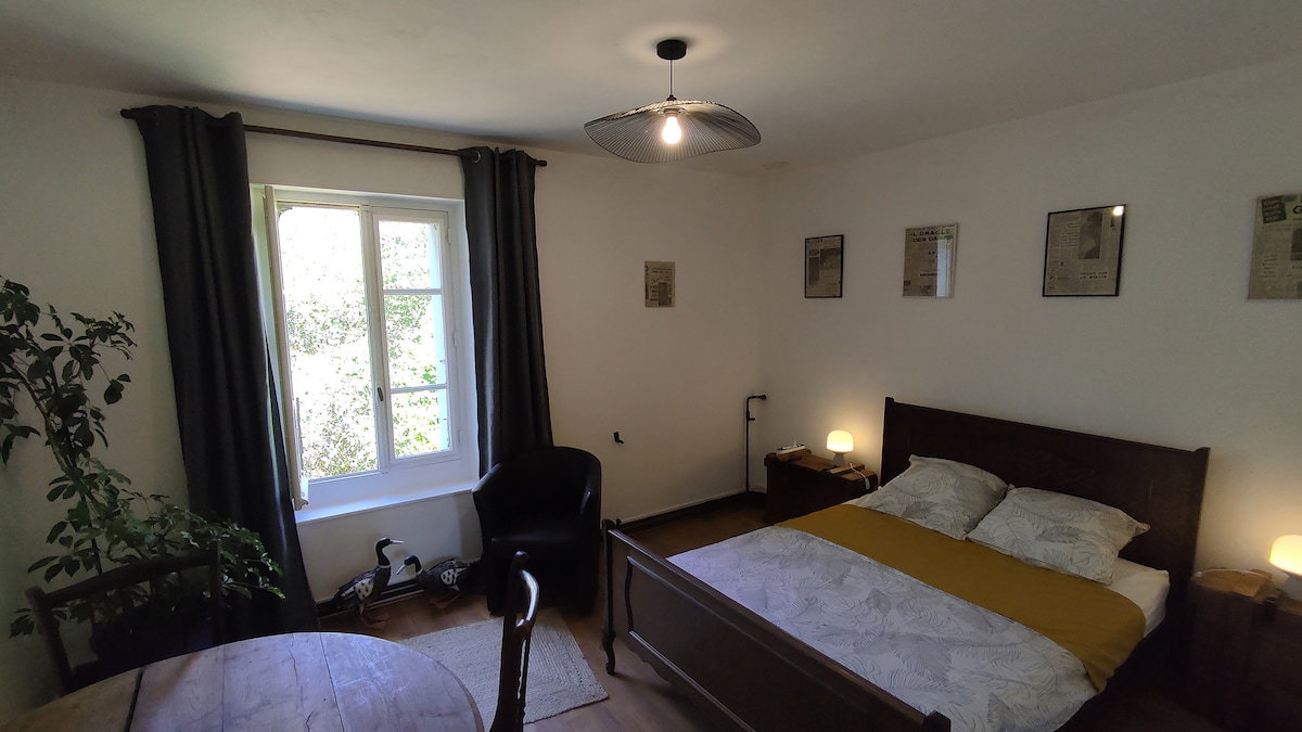 Chambre Chez L'habitant Azerables 670450