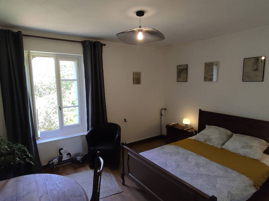 Chambre Chez L'habitant Azerables 670450-1