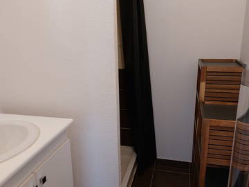 Unterkunft beim Gastgeber zur Miete in Poitiers - Foto 4 : Badezimmer-4
