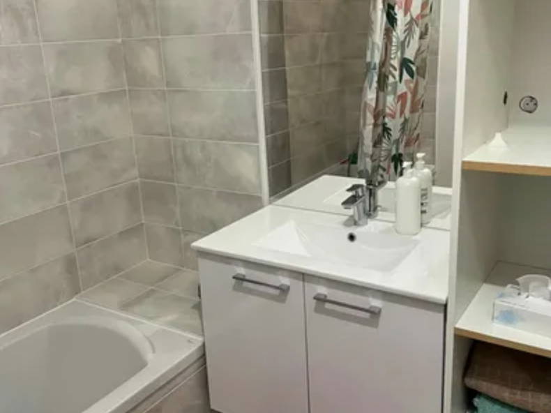 Collocazione Saint-Genis-Pouilly 656787-2