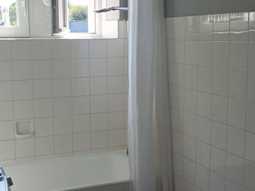 Chambre chez l'habitant à louer à Brest - photo 10 : salle de bain-10