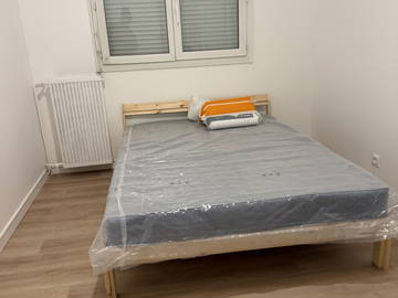 Gesamte Unterkunft zur Miete in Vaulx-En-Velin - Foto 9 : Schlafzimmer-9