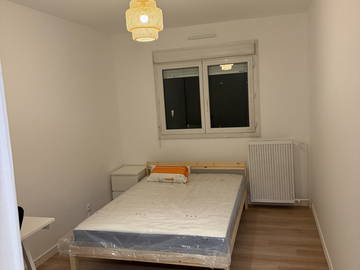 Gesamte Unterkunft zur Miete in Vaulx-En-Velin - Foto 10 : Schlafzimmer-10