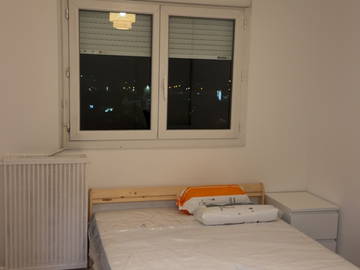 Gesamte Unterkunft zur Miete in Vaulx-En-Velin - Foto 13 : Schlafzimmer-13