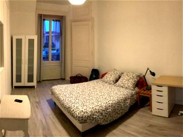 Roomlala | Chambre En Colocation à Saint Etienne Chateaucreux