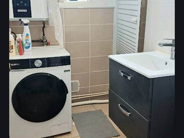 Shared housing for rent in Montpellier - photo 2: Bathroom-2