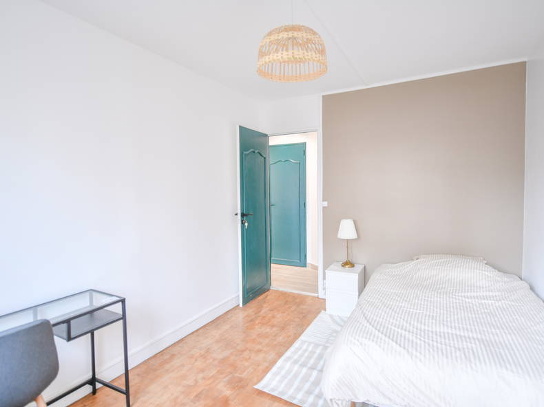 Kolokation Châtillon 537698-3