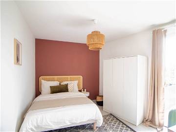 Roomlala | Chambre épurée De 12 M² à Louer à Villeurbanne - LYO20