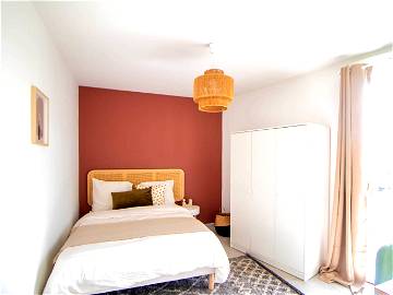 Roomlala | Chambre épurée De 12 M² à Louer à Villeurbanne - LYO20