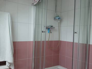 Habitación en casa del anfitrión en renta en Melesse - foto 1 : baño-1