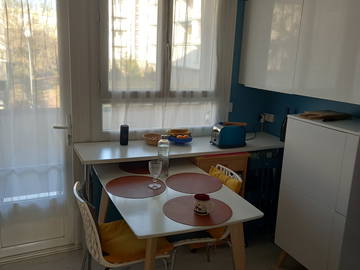 Shared housing for rent in Bron - photo 2 : Other room-2