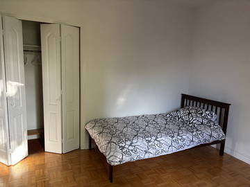 Colocation à louer à Montréal - photo 8 : chambre-8