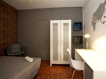 Roomlala | Chambre Fantastique Dans Le Centre De Barcelone (RH3-R8)