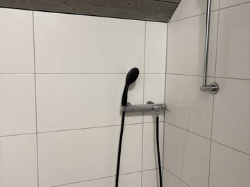 Coliving à louer à Neuchâtel - photo 3 : salle de bain-3