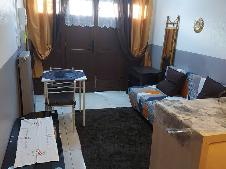 Colocation Stains 252570-2