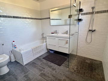 Unterkunft beim Gastgeber zur Miete in Villeneuve-Lès-Avignon - Foto 3 : Badezimmer-3