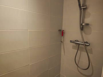 Chambre chez l'habitant à louer à Tignieu-Jameyzieu - photo 5 : salle de bain-5
