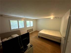 Independent room near city center