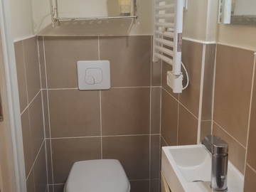 Homestay for rent in Rivesaltes - photo 2 : Bathroom-2