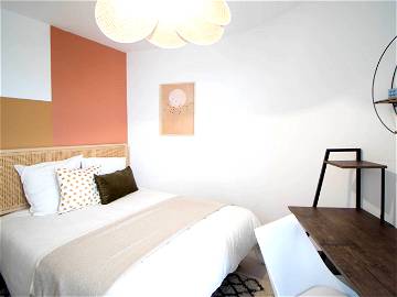 Roomlala | Chambre Intimiste De 10 M² à Louer Près De Lyon - LYO28