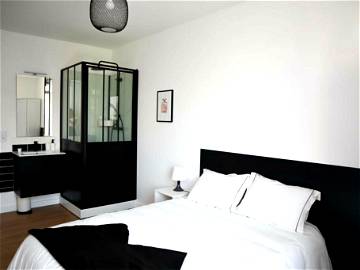 Roomlala | Chambre " L'ATELIER" En Coloc' Premium à Annemasse