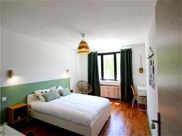 Roomlala | Chambre "LA COSY" En Coloc' Premium à Annemasse