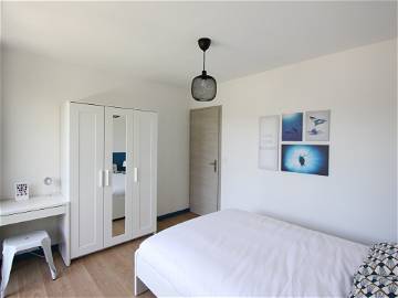 Roomlala | Chambre "LA TERRASSE" En Coloc' Premium à Annemasse