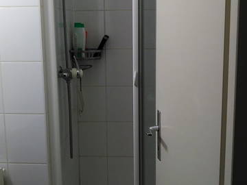 Chambre chez l'habitant à louer à Petit-Lancy - photo 2 : salle de bain-2