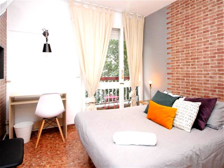 Room In The House Barcelona 213754-1