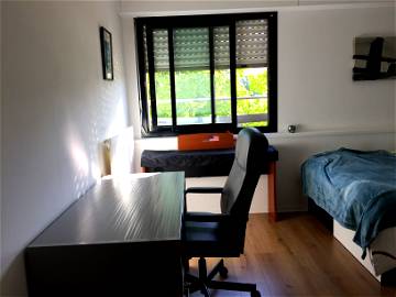 Room For Rent Montigny-Le-Bretonneux 207830-1
