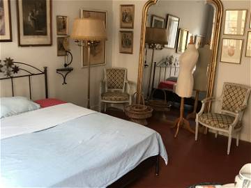 Roomlala | Chambre meublée 25 m2 6ème Centre près place Castellane