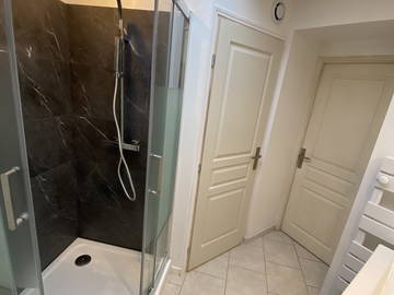 Shared housing for rent in Croix - photo 2-2