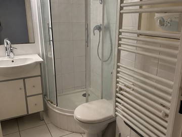 Chambre chez l'habitant à louer à Saint-Genis-Laval - photo 7-7