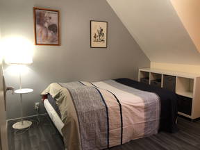 Furnished Room for Rent in a Resident's Home