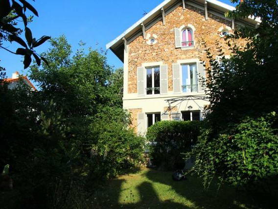 Homestay Meudon 53045