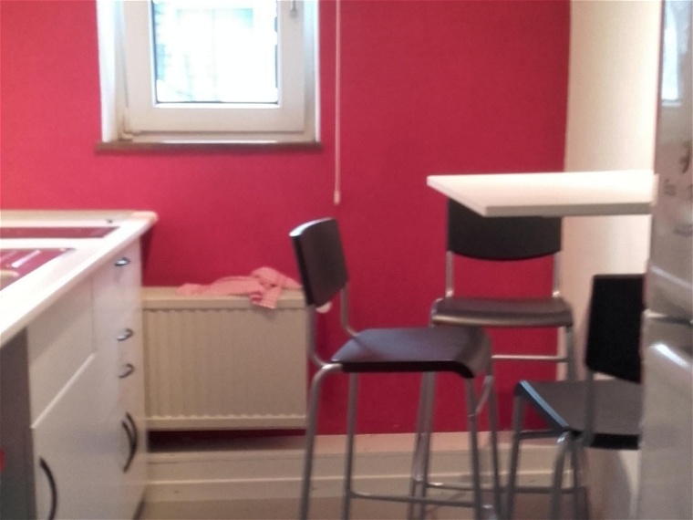 Room In The House Verviers 98032-6