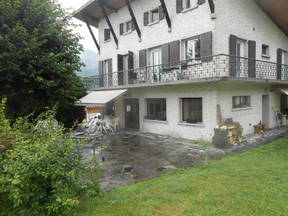 Möbliertes Zimmer mit Balkon, Bad, WC