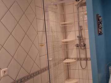 Chambre chez l'habitant à louer à Biviers - photo 9 : salle de bain-9