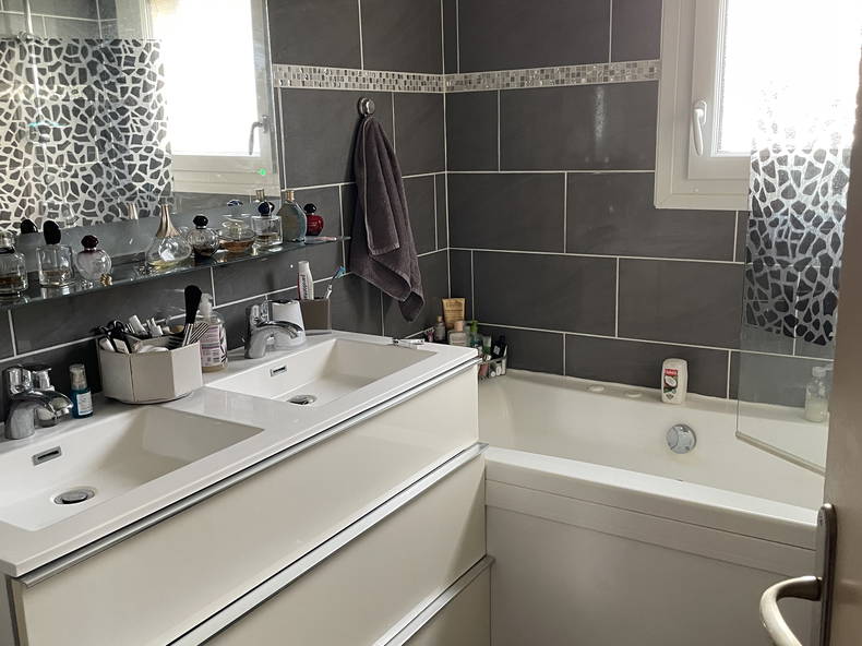 Kolokacja Coye-la-Forêt 419191-2